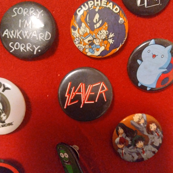 Hot Topic Pin Set (x15) - Picture 5 of 7